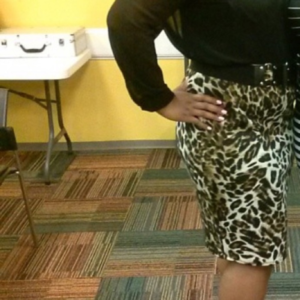 Leopard pencil skirt